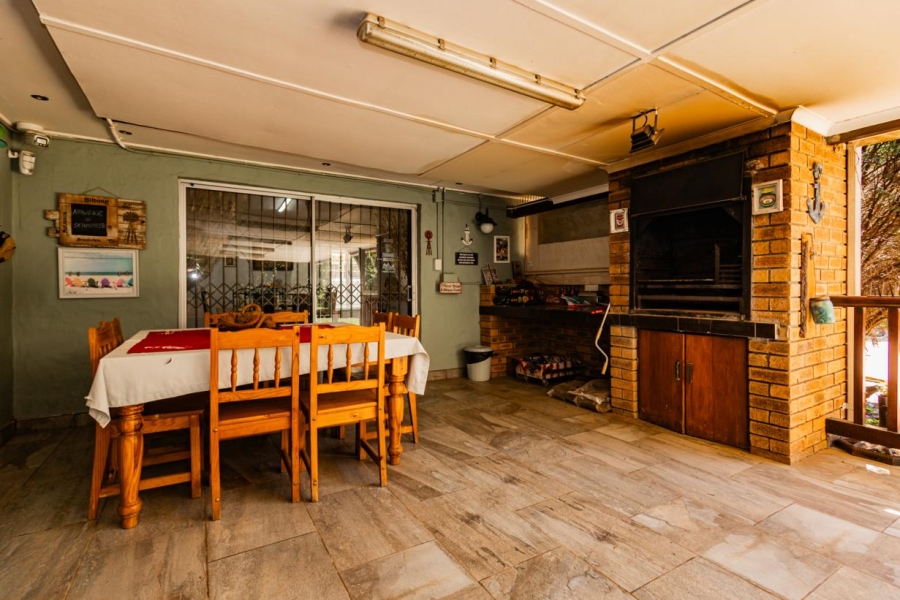 8 Bedroom Property for Sale in Joostenbergvlakte Western Cape